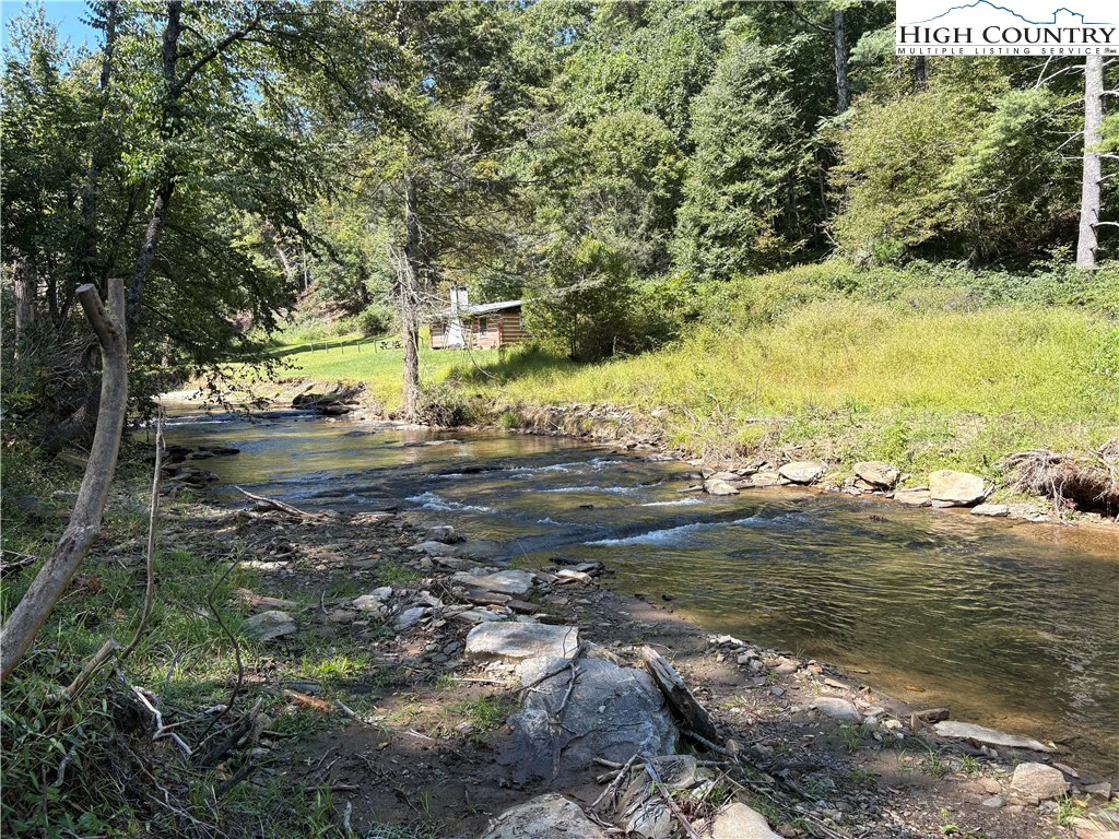 Image number 7 for the current listing