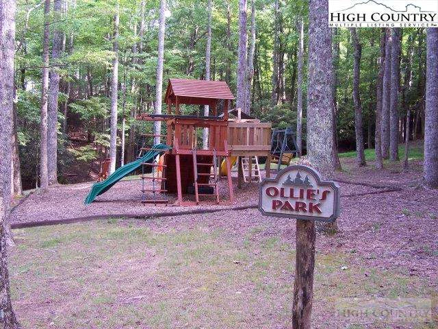 Image number 19 for the current listing