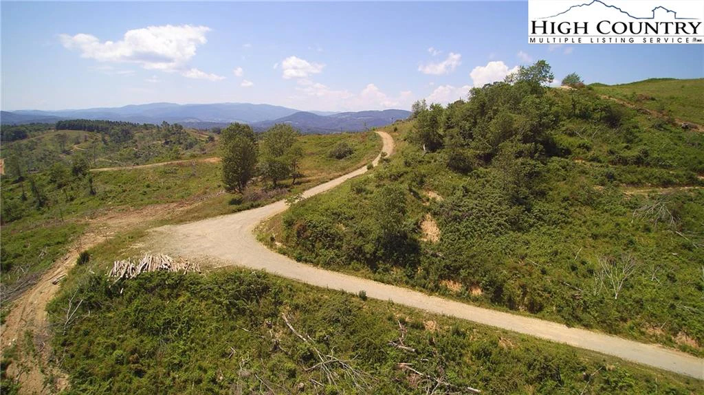 Image number 16 for the current listing