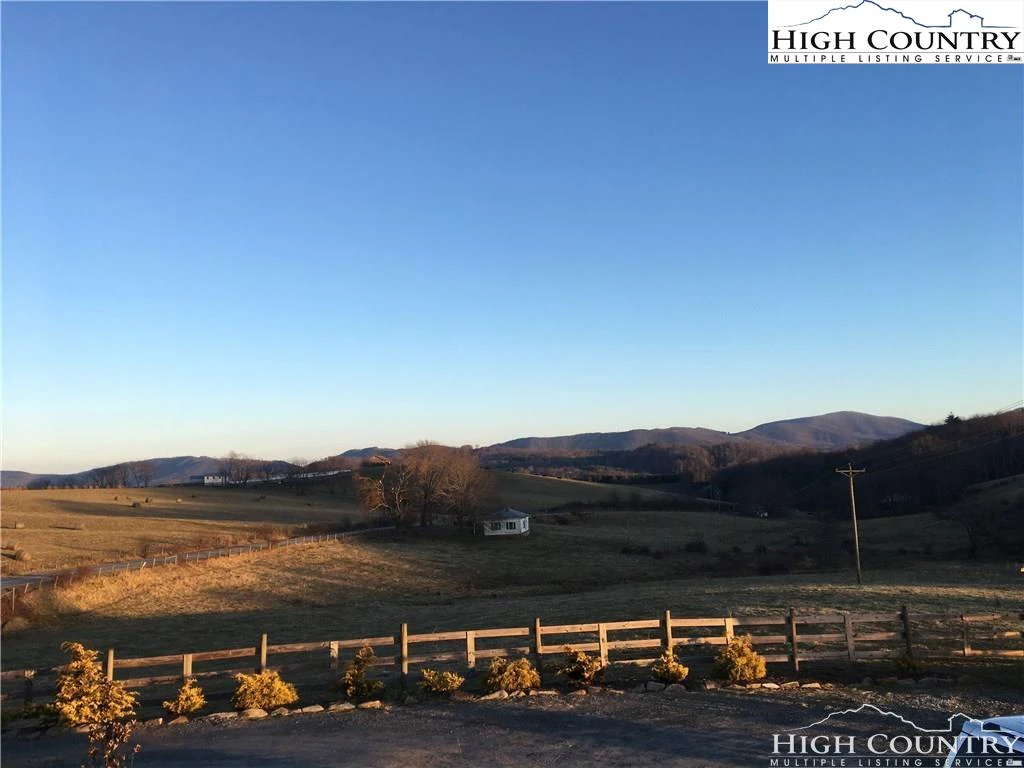 Image number 1 for the current listing