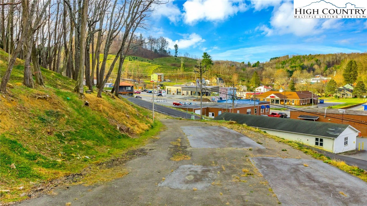 Image number 1 for the current listing