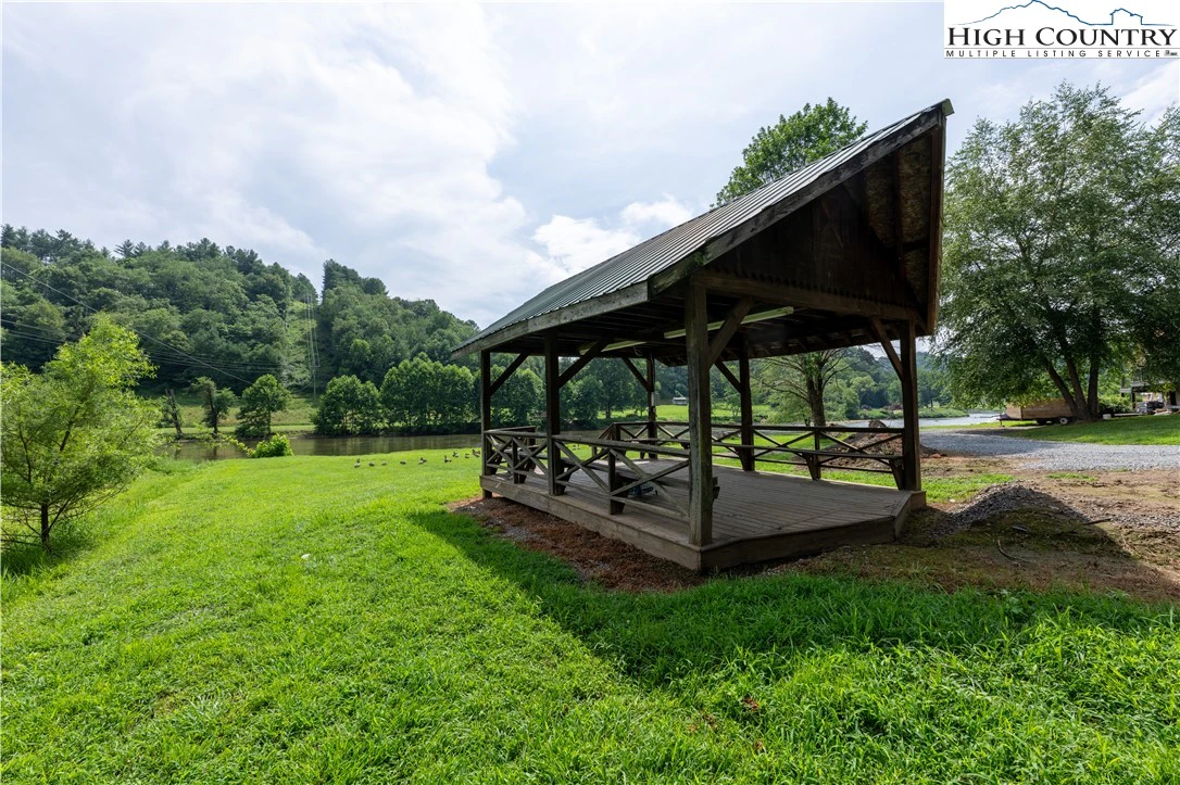 Image number 8 for the current listing
