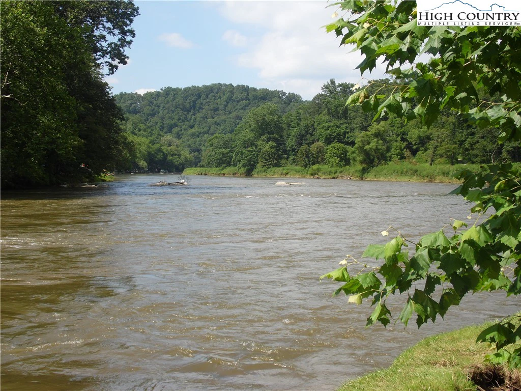 Image number 14 for the current listing