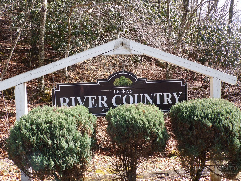 Image number 2 for the current listing