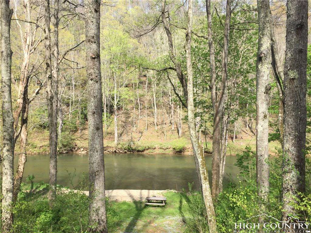 Image number 21 for the current listing