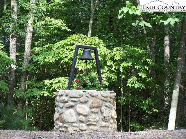 Image number 5 for the current listing