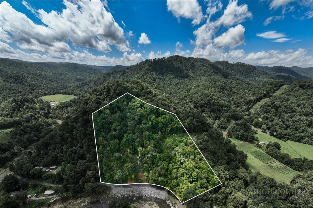 Image number 1 for the current listing