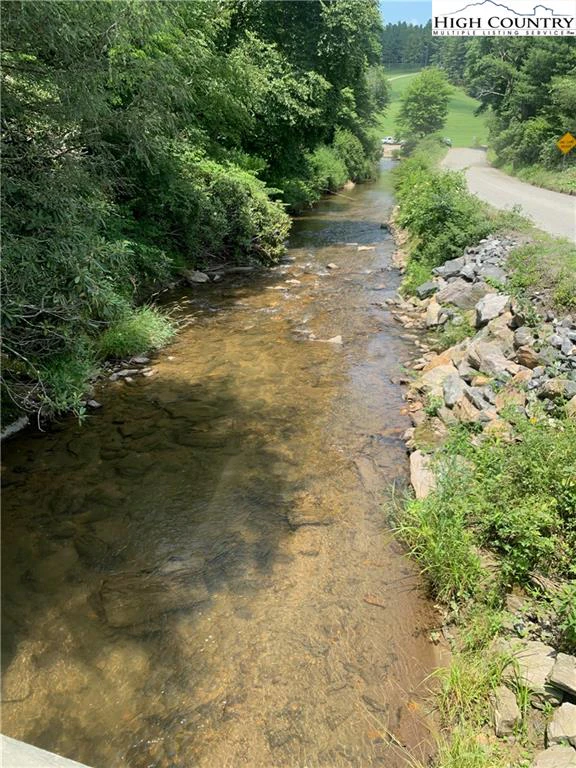 Image number 7 for the current listing