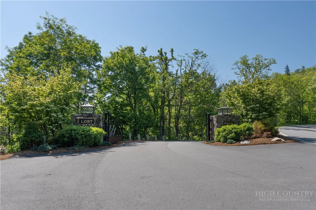 Image number 13 for the current listing