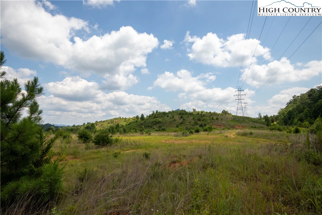 Image number 18 for the current listing
