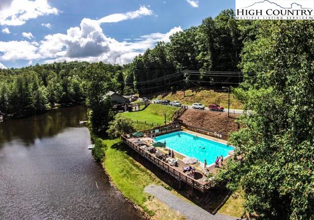 Image number 4 for the current listing