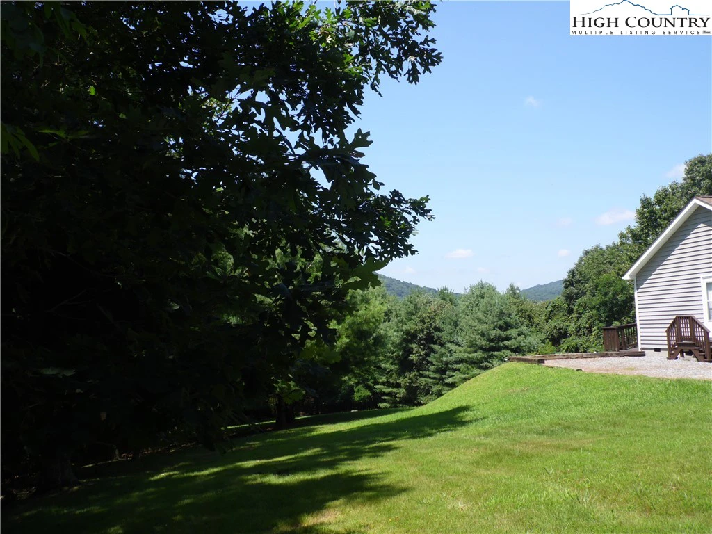 Image number 13 for the current listing