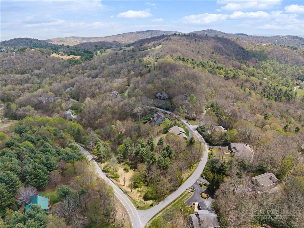 Image number 15 for the current listing