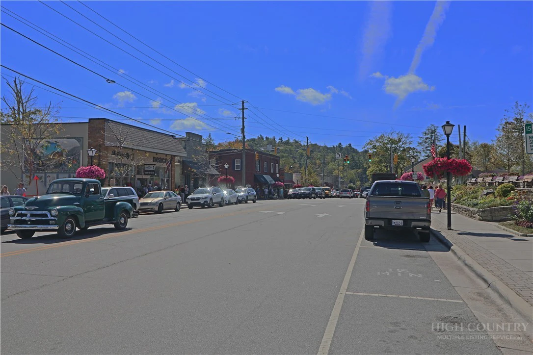 Image number 5 for the current listing