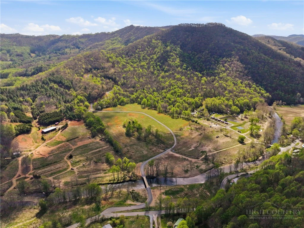 Image number 1 for the current listing