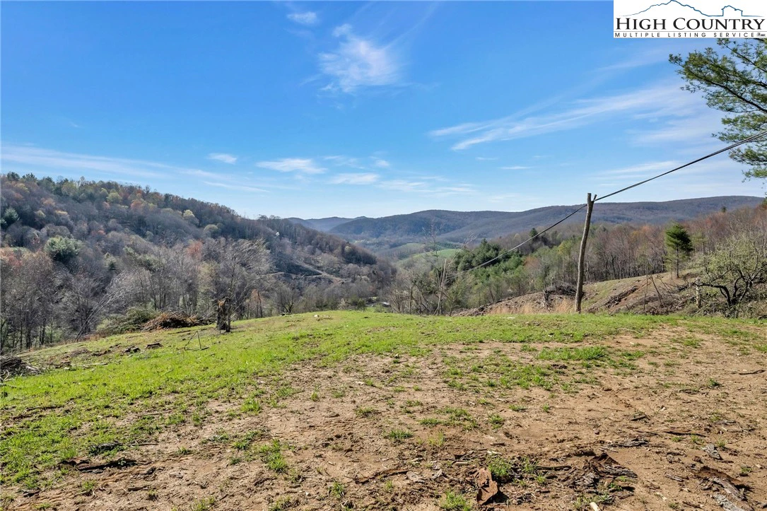 Image number 17 for the current listing
