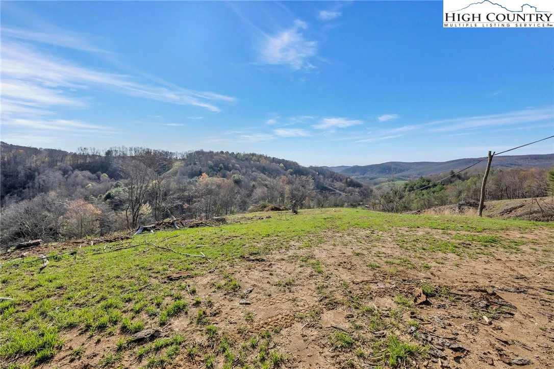 Image number 19 for the current listing