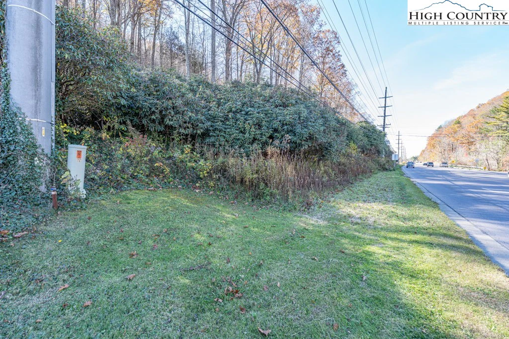 Image number 19 for the current listing