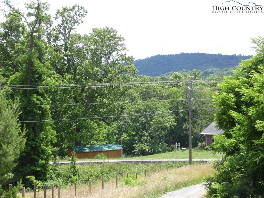 Image number 16 for the current listing