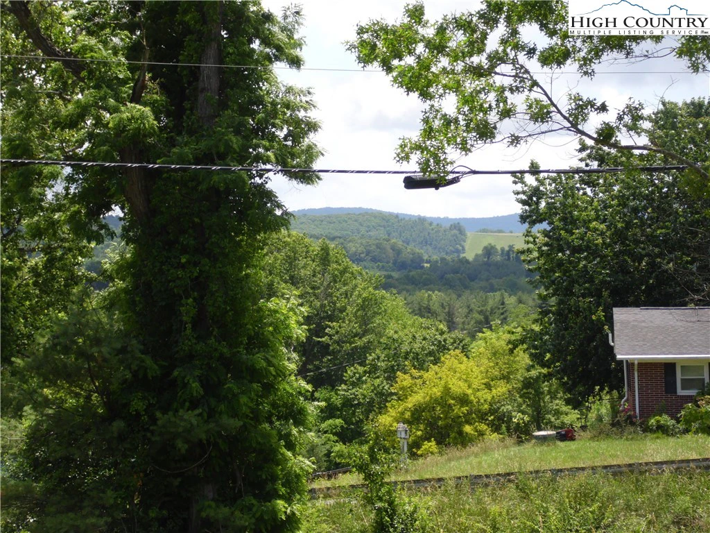 Image number 18 for the current listing