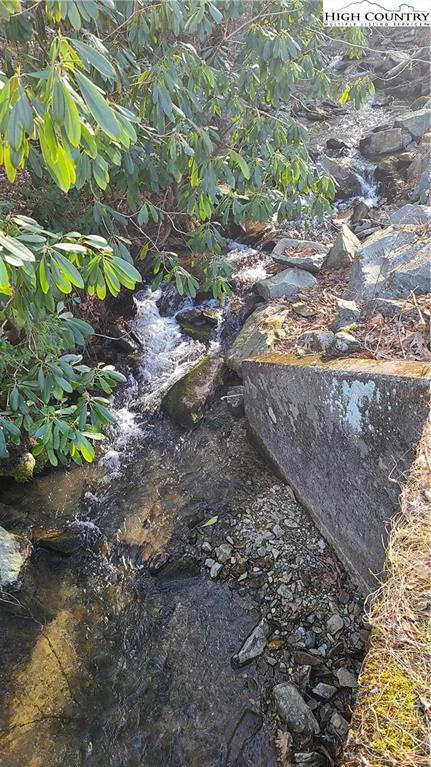Image number 6 for the current listing