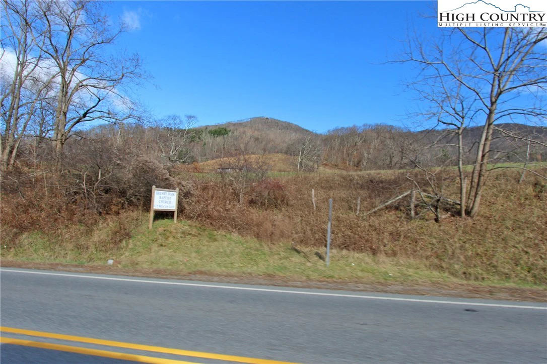 Image number 16 for the current listing