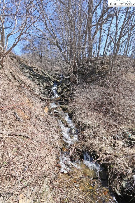 Image number 2 for the current listing