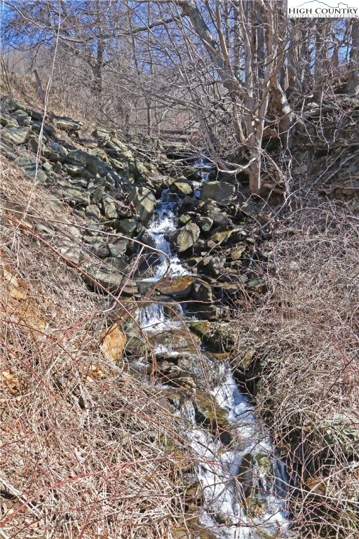 Image number 11 for the current listing