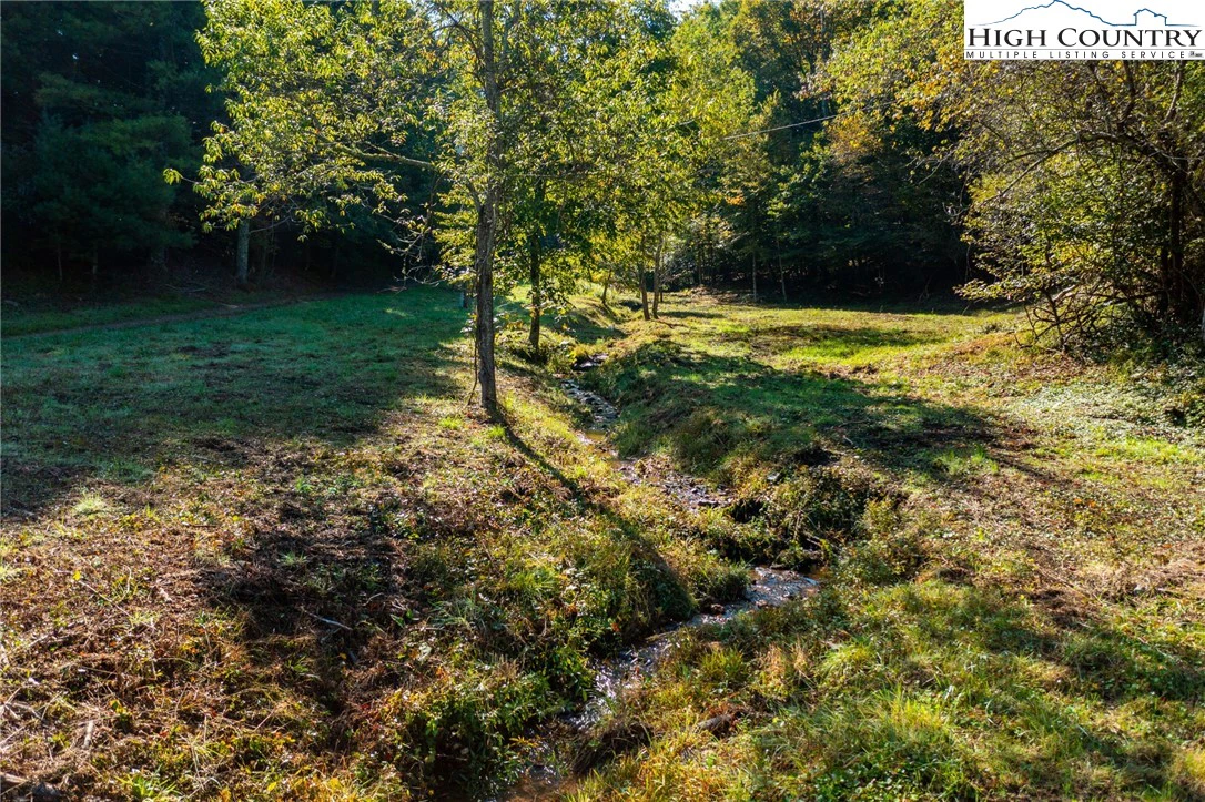 Image number 11 for the current listing