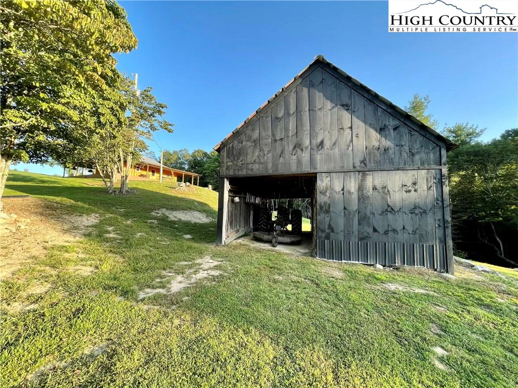 Image number 10 for the current listing