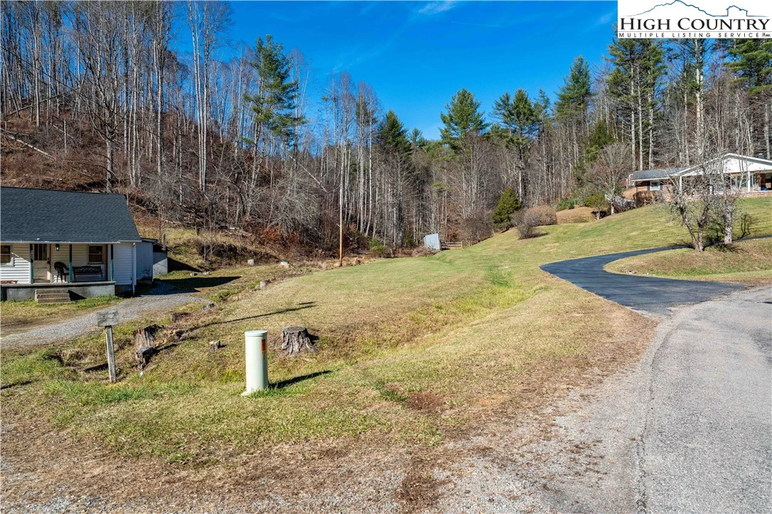 Image number 12 for the current listing