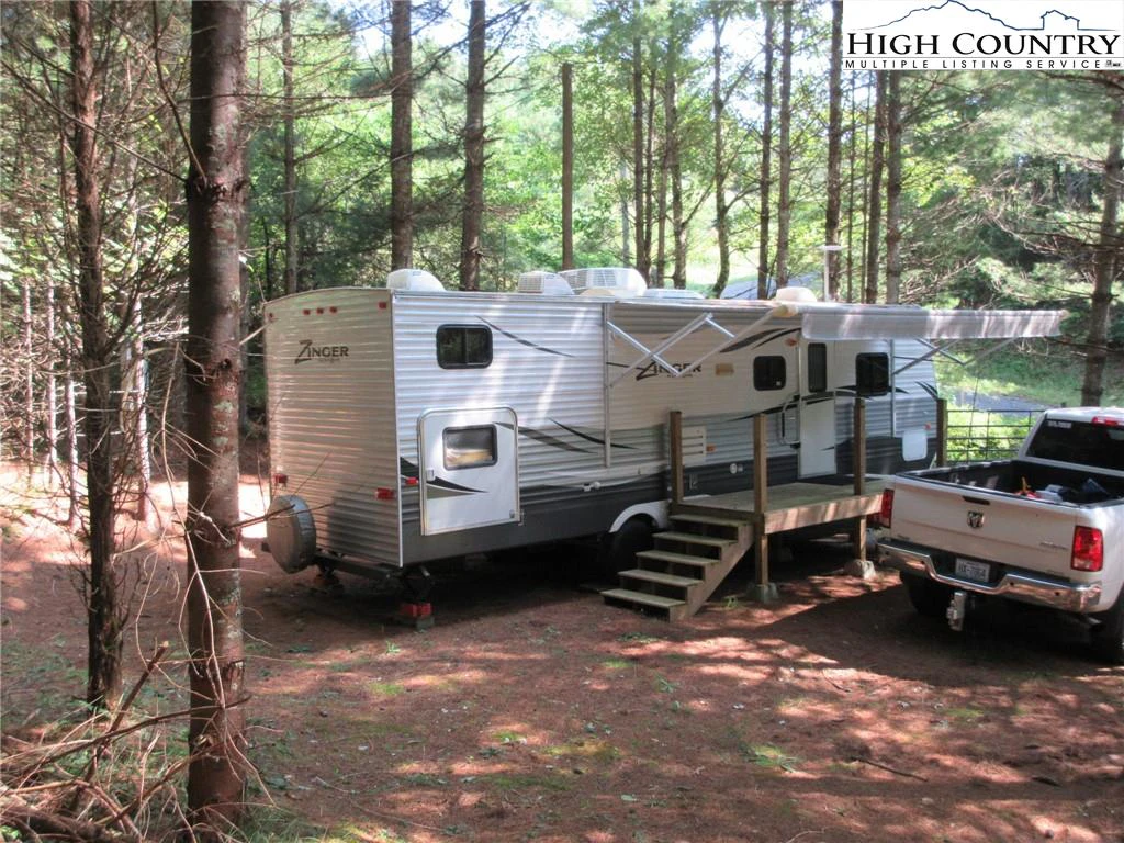 Image number 1 for the current listing