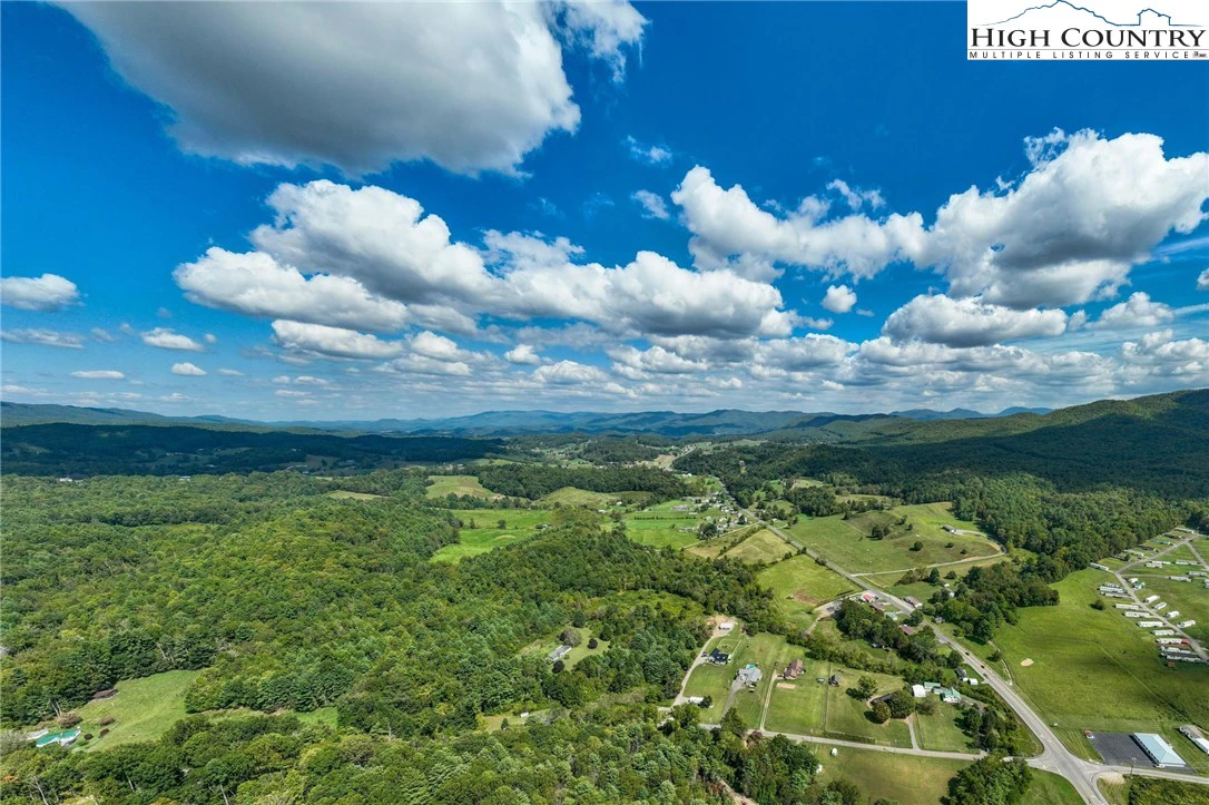 Image number 19 for the current listing