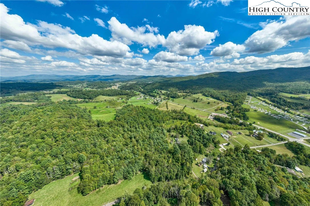 Image number 15 for the current listing