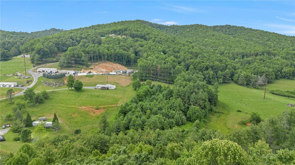 Image number 15 for the current listing