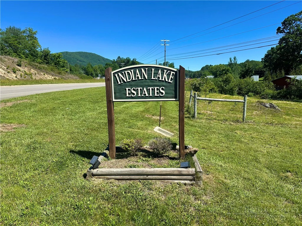 Image number 4 for the current listing