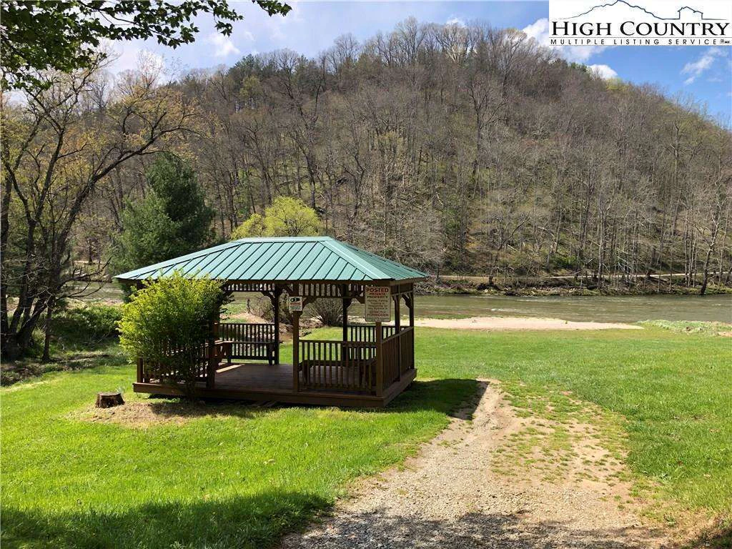 Image number 4 for the current listing