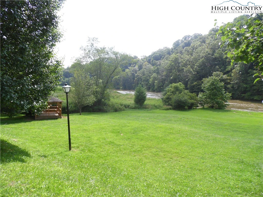 Image number 3 for the current listing