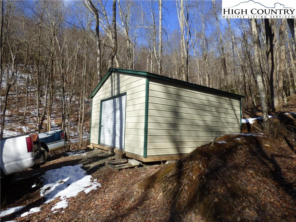 Image number 3 for the current listing