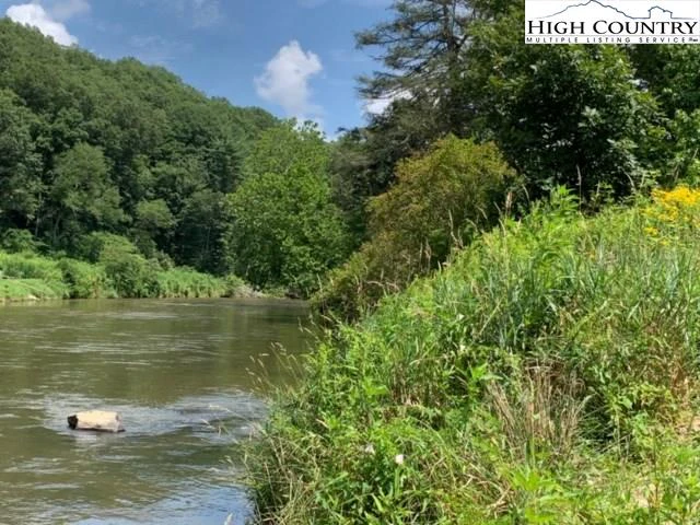 Image number 3 for the current listing