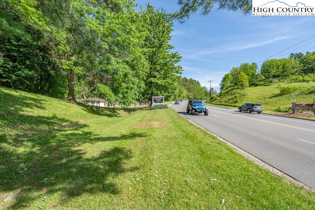 Image number 7 for the current listing