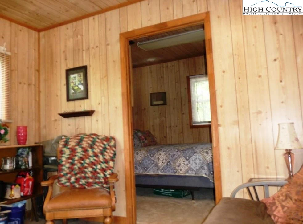 Image number 16 for the current listing
