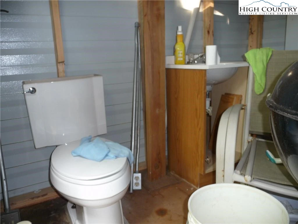 Image number 2 for the current listing