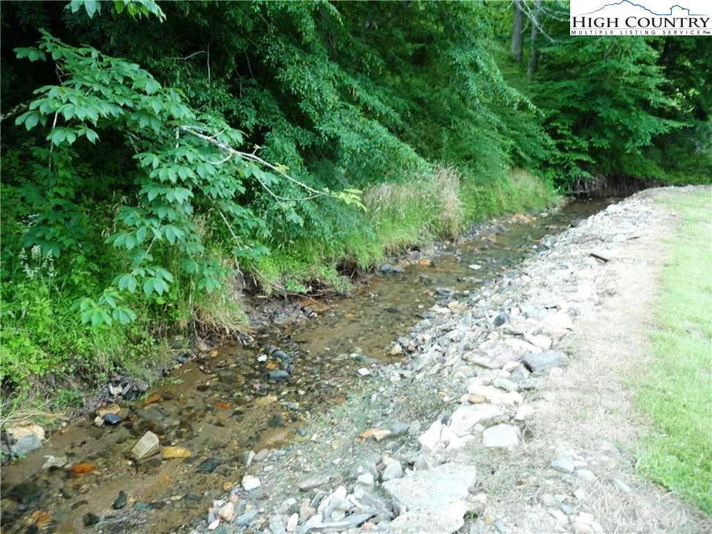 Image number 7 for the current listing
