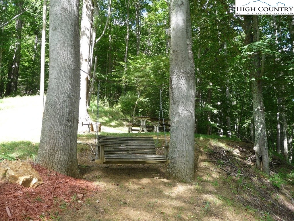 Image number 13 for the current listing