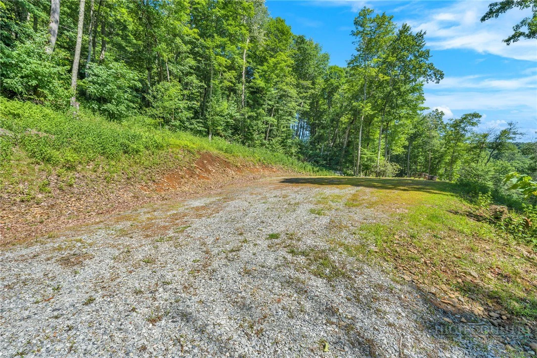 Image number 11 for the current listing