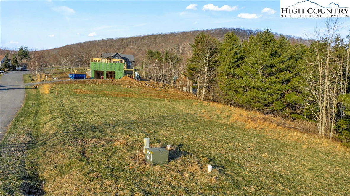Image number 19 for the current listing
