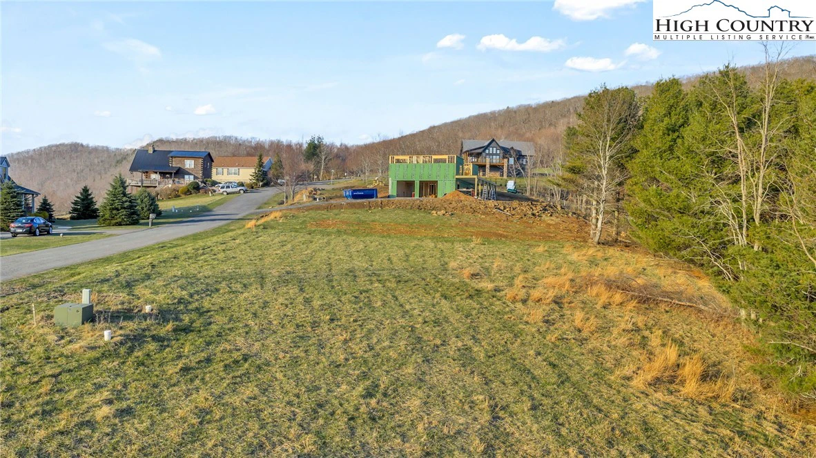Image number 13 for the current listing
