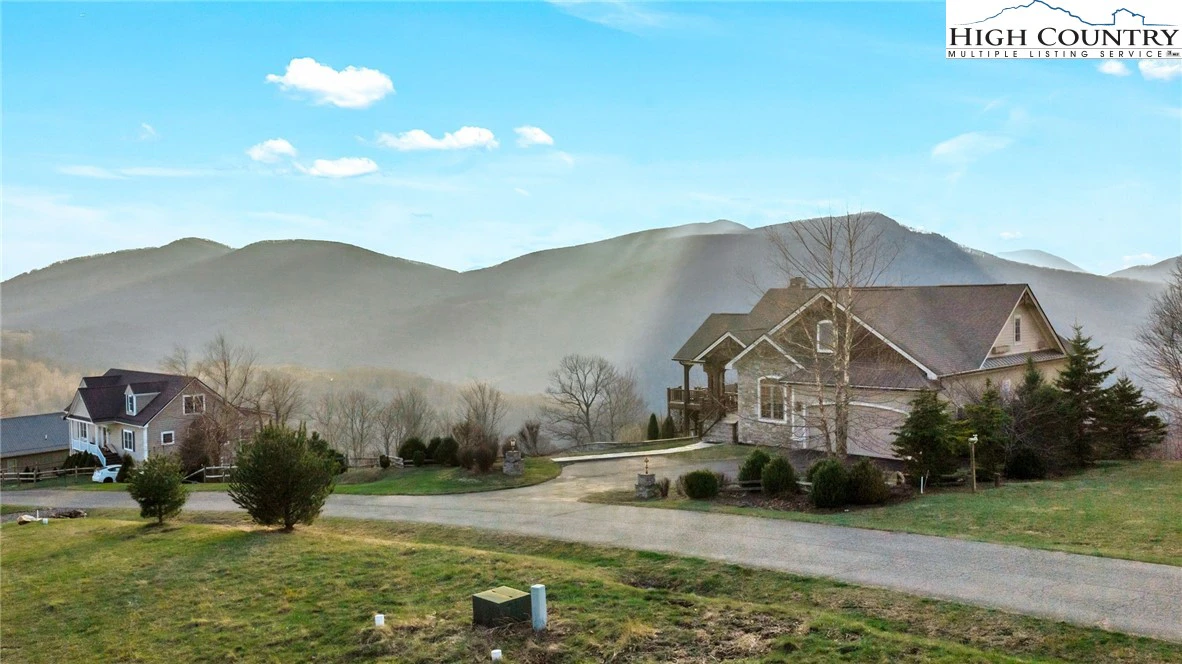 Image number 3 for the current listing
