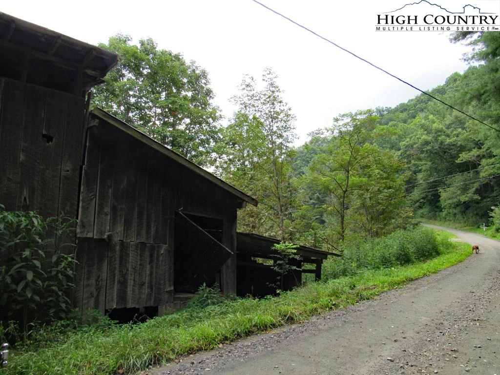 Image number 14 for the current listing